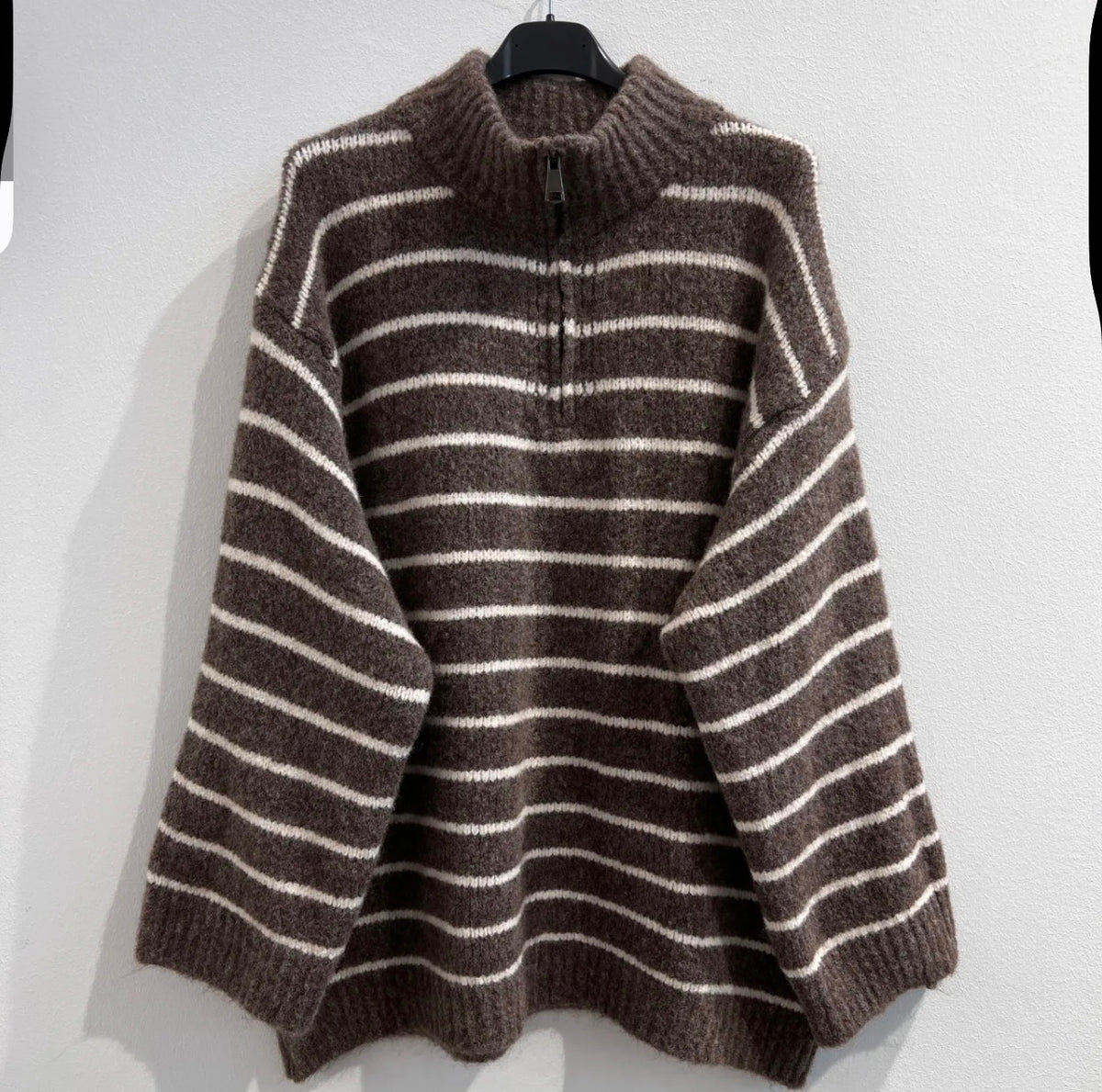 Gestreifter Pullover